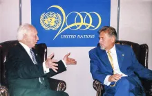 Mádl Ferenc köztársasági elnök találkozója Emil Constantinescu román államfővel, New York, 2000